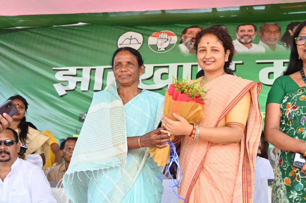 फिर भावुक हुई कल्पना, रूंधे गले से कहा-वो जेल के भीतर हैं…