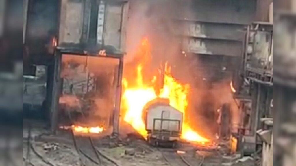 सेल के बोकारो संयंत्र में आग लगने के बाद 21 कर्मचारियों को चिकित्सकीय निगरानी में रखा गया