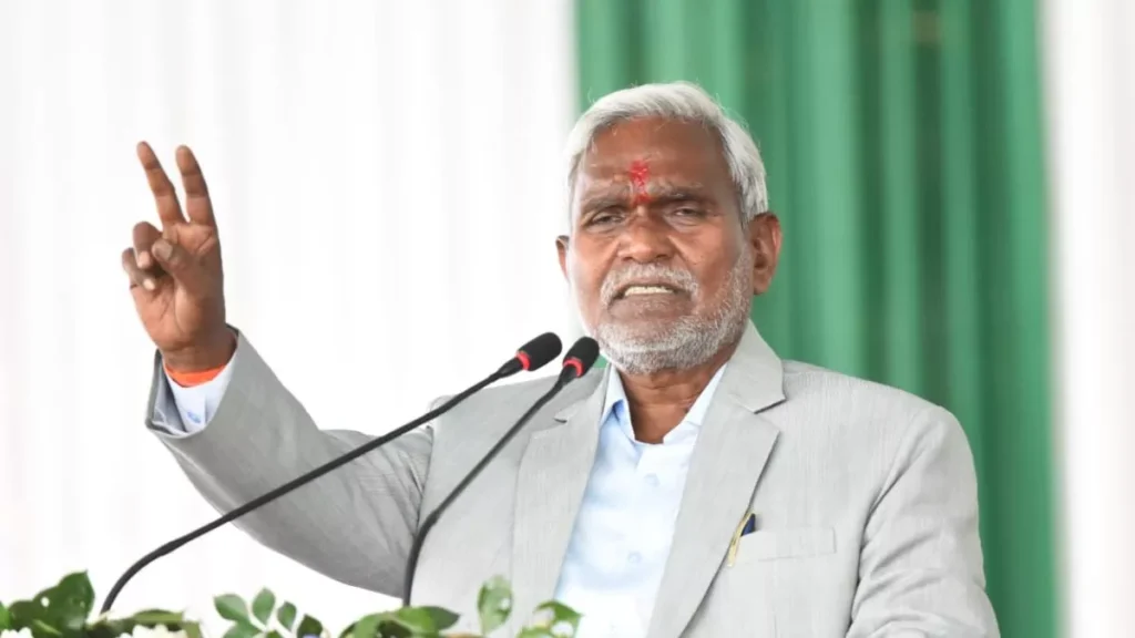 जेल में हेमंत से मिले सीएम चंपाई