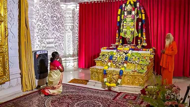 राष्ट्रपति द्रौपदी मुर्मू ने अयोध्या में राम मंदिर में दर्शन किये