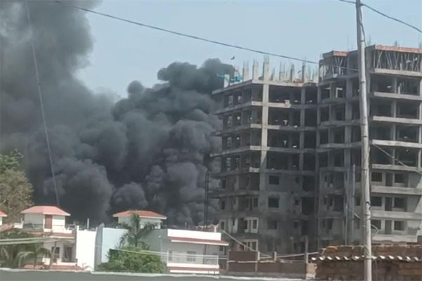 रांची के जुमार नदी के पास बीएसएनएल आॅफिस में लगी भीषण आग, मची अफरा-तफरी मच