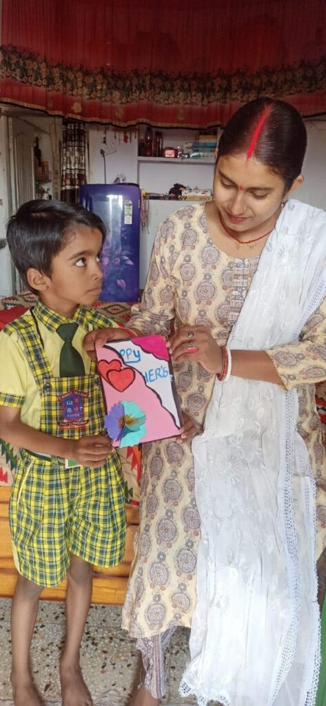 सेंट माइकल पब्लिक स्कूल में मनाया गया मदर्स डे