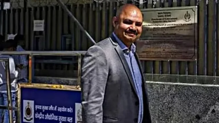 केजरीवाल के सहयोगी बिभव कुमार गिरफ्तार; आप का दावा – मालीवाल को भाजपा ने किया ‘ब्लैकमेल’