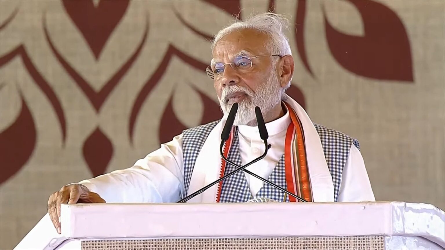 18वीं लोकसभा का पहला सत्र से पहले प्रधानमंत्री बोले- तीसरे कार्यकाल में तीन गुना ज्यादा मेहनत करेंगे, इमरजेंसी को बताया लोकतंत्र पर काला धब्बा