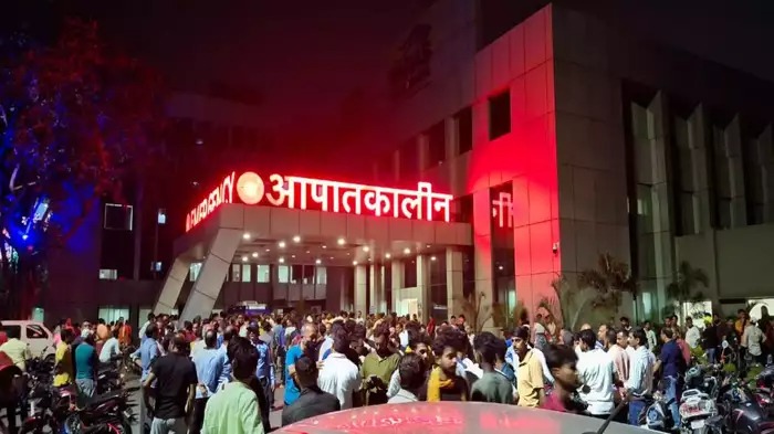 रांची के धुर्वा में पूर्व पार्षद वेद प्रकाश को अपराधियों ने मारी गोली, पारस अस्पताल में हुए भर्ती और भारी बवाल