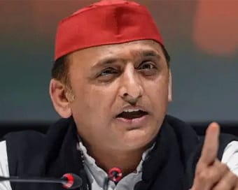 सपा चीफ अखिलेश यादव ने दिया मानसून ऑफर, BJP में खट-पट के बीच पोस्ट किया- 100 लाओ सरकार बनाओ