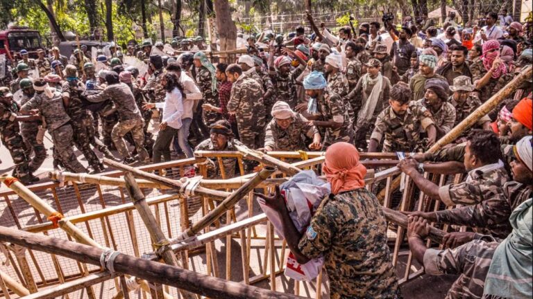 झारखंड के सहायक पुलिसकर्मियों का आंदोलन हुआ उग्र, बैरिकेडिंग तोड़कर सीएम आवास पहुंचे