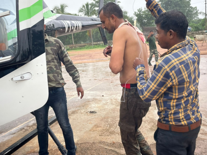 छत्तीसगढ़-महाराष्ट्र बॉर्डर पर मुठभेड़ में 12 नक्सली ढेर:C-60 के PSI सहित 2 जवान घायल; AK-47, इंसास सहित 7 ऑटोमोटिव हथियार बरामद