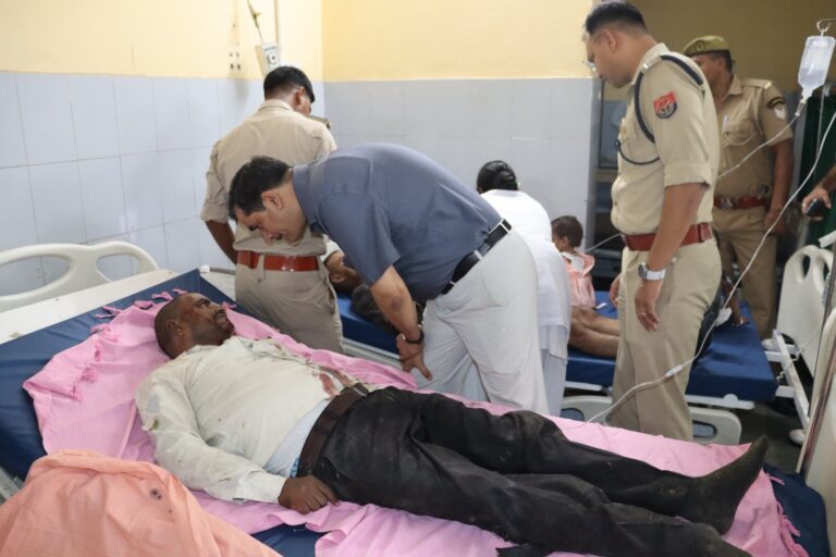 उत्तर प्रदेश के बुलंदशहर में भीषण सड़क हादसा, 10 यात्रियों की मौत और 29 घायल