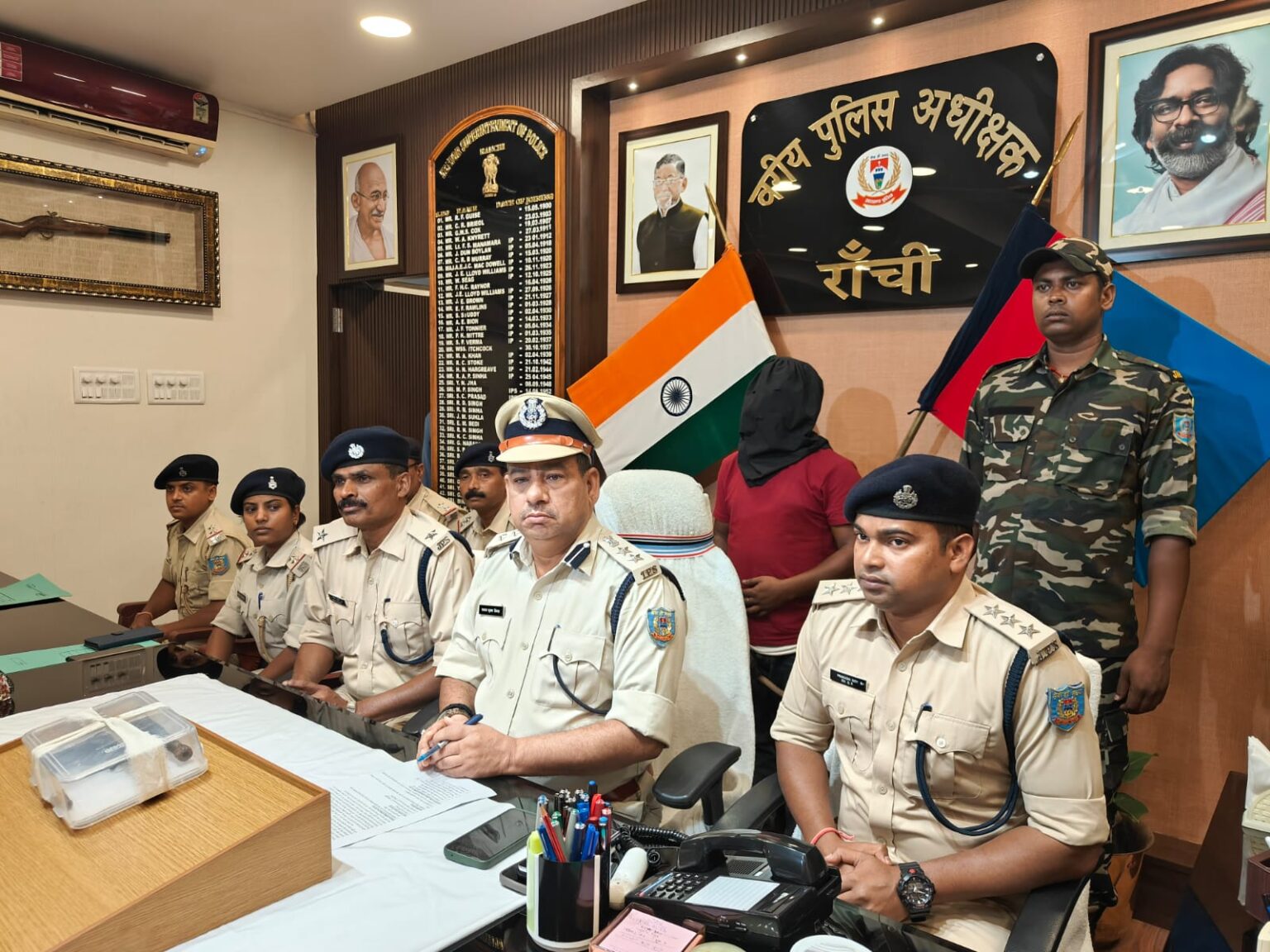 अधिवक्ता गोपी कृष्ण हत्याकांड मामले में अपराधी एक हथियार के साथ गिरफ्तार