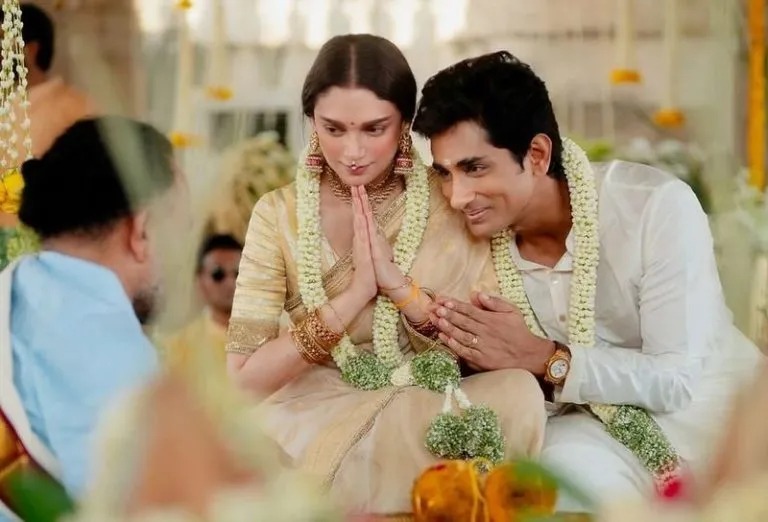 अदिति राव हैदरी ने गुपचुप की सिद्धार्थ से शादी, 400 साल पुराने मंदिर में खाई कसमें, शेयर की वेडिंग की पहली तस्वीरें