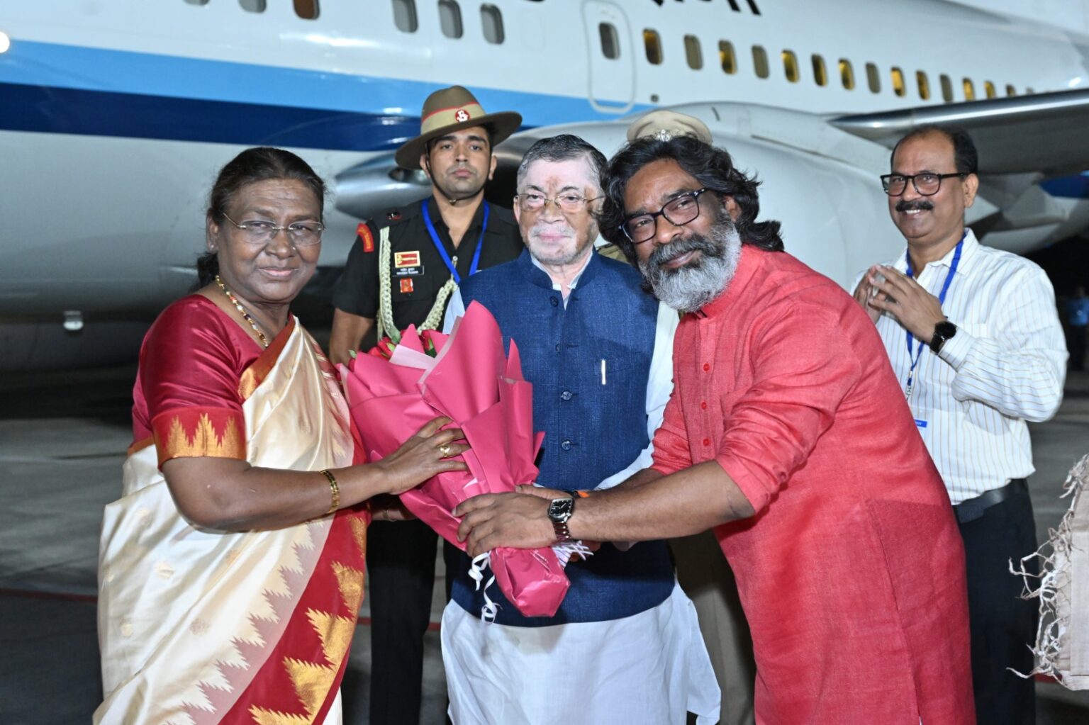 राष्ट्रपति द्रौपदी मुर्मू दो दिवसीय दौरे पर रांची पहुंची