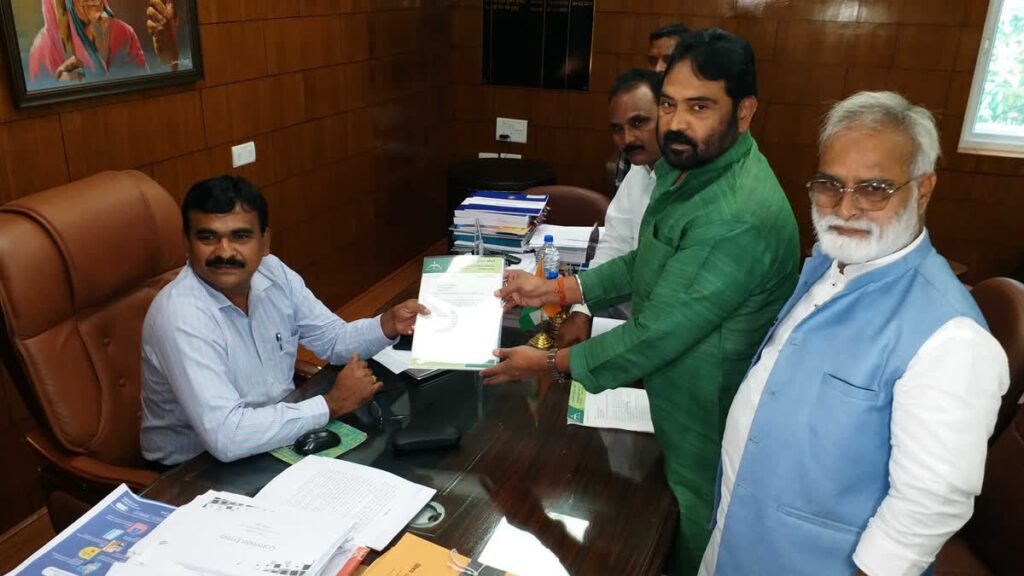 सम्मान योजना के तहत हर माह मिलेंगे 2500 रुपए, चुनाव आयोग से जेएमएम ने मांगा परमिशन