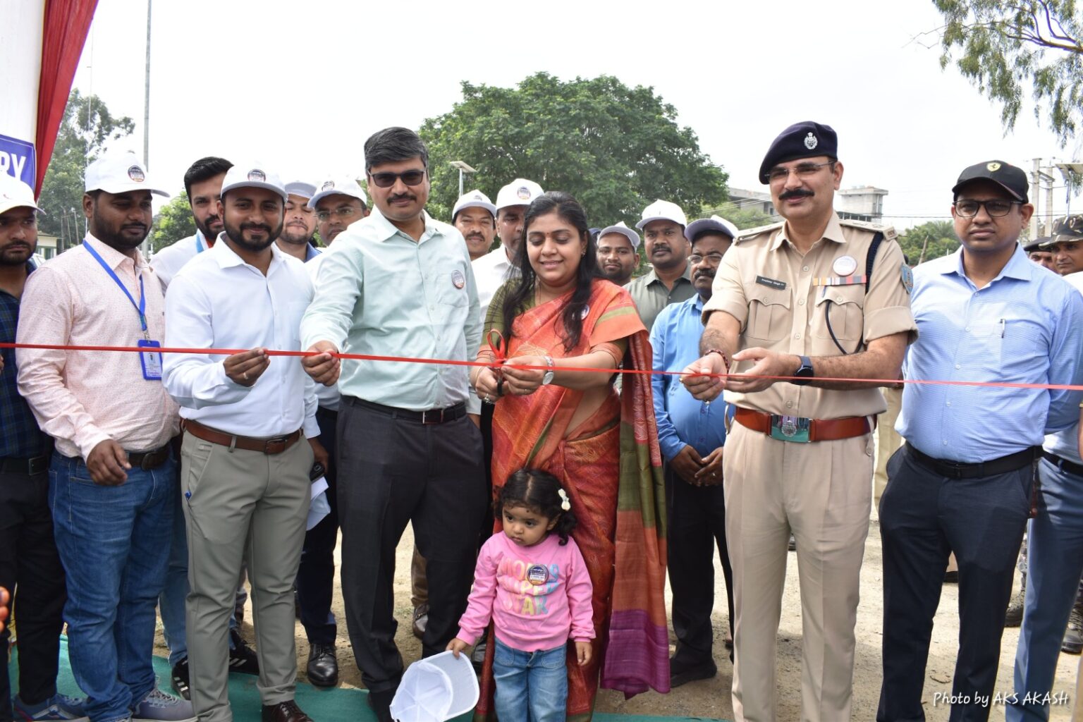 झुमरीतिलैया में तीन दिवसीय पुस्तक मेला सह निर्वाचन उत्सव का डीसी और एसपी ने किया उद्घाटन