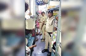 मुंबई हावड़ा मेल को बम से उड़ाने की धमकी, अलर्ट मोड पर जांच एजेंसियां