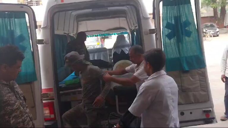 लातेहार में पुलिस और नक्सलियों के बीच मुठभेड़,दो जवान जख्मी