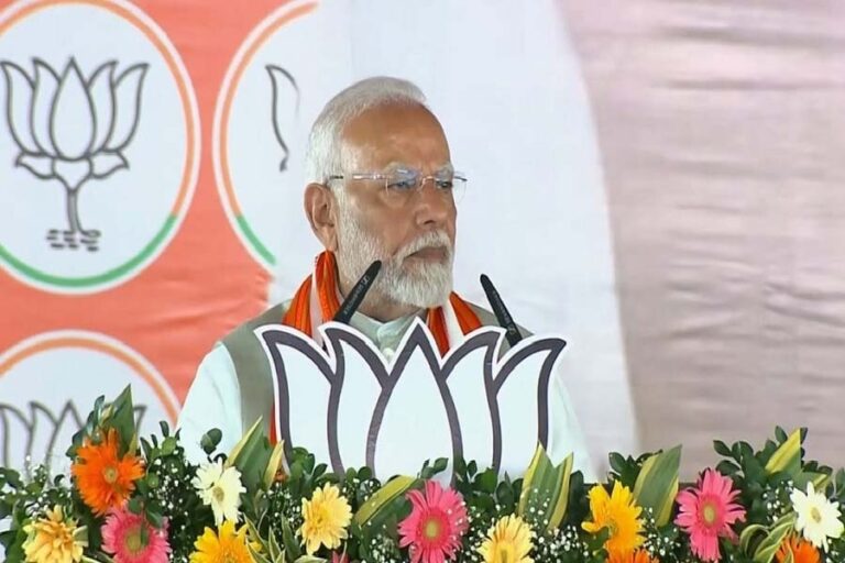 झारखंड में आदिवासियों के खून से रंगे हैं कांग्रेस के हाथ और उसी के सहारे सत्ता सुख भोग रही जेएमएम, बहुचर्चित गुवा गोलीकांड को लेकर मोदी ने बोला बड़ा हमला