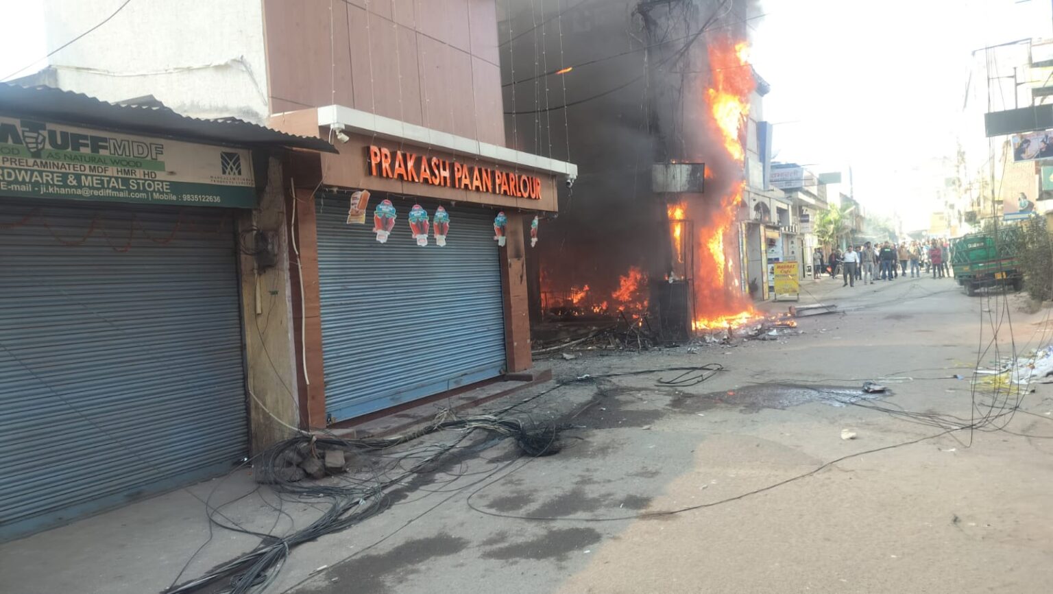 रांची के लालजी-हिरजी रोड में बिल्डिंग में आग से अफरा-तफरी