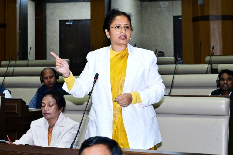 अबुआ सरकार झारखंड को समर्पित, क्रांतिकारी योजनाओं का सीधा लाभ मिलेगा : कल्पना सोरेन