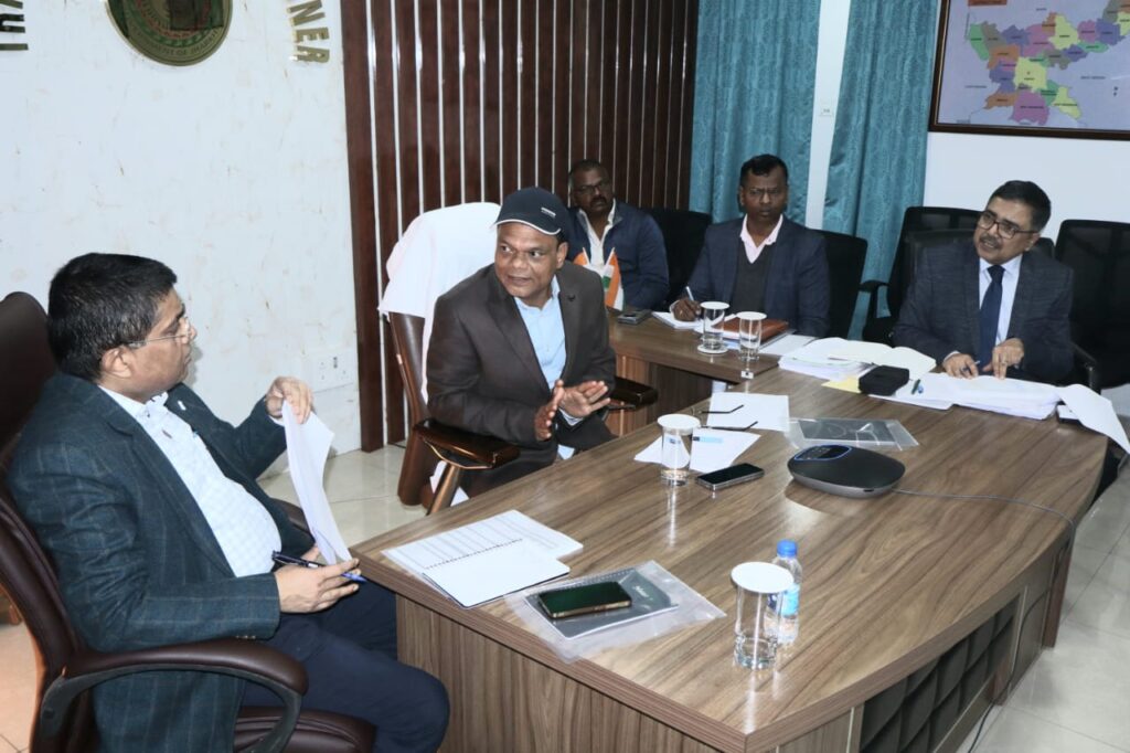 जनवरी के अंत तक साईकिल वितरण पूरा करें, मंत्री चमरा लिंडा ने समीक्षा बैठक में दिए कई निर्देश