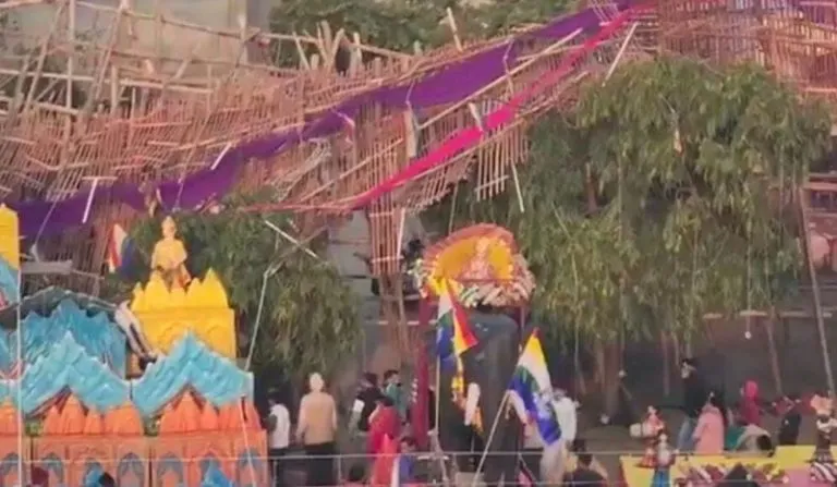 बागपत में जैन समुदाय के कार्यक्रम में बड़ा हादसा, लकड़ी का ढांचा गिरने से 5 की मौत, 40 से अधिक घायल