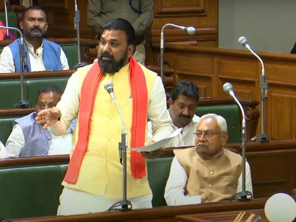 नीतीश ने खटारा गाड़ी को मर्सिडीज बनाया, सम्राट चौधरी ने तेजस्वी यादव पर किया पलटवार