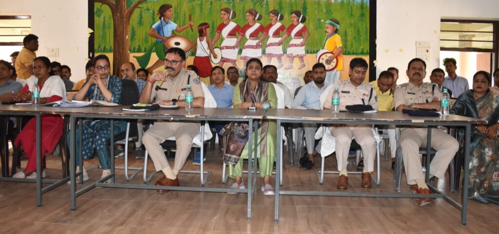 कोडरमा में रामनवमी, ईद और सरहुल को लेकर उपायुक्त और एसपी ने की बैठक, एसपी बोले- संवेदनशील स्थानों पर तैनात होंगे जवान