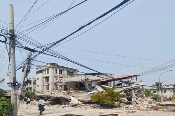 म्यांमार में फिर डोली धरती, अब तक 1000 से अधिक लोगों की मौत