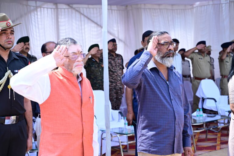 राज्यपाल और मुख्यमंत्री ने शहीद जवान को दी श्रद्धांजलि, हेमंत सोरेन ने कहा- झारखंड से खत्म हो जाएगा नक्सलवाद