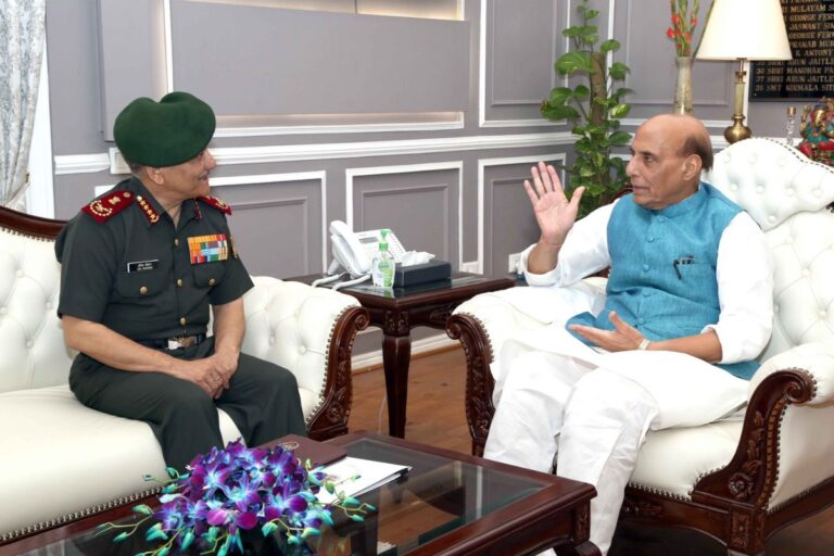 आतंक के खात्मे का काउंटडाउन शुरू, रक्षा मंत्री राजनाथ सिंह के साथ सीडीएस अनिल चौहान की अहम बैठक,