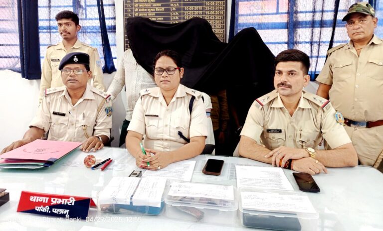 रांची से कार बुक कर पांकी में लूटपाट करने वाले तीन अपराधी गिरफ्तार