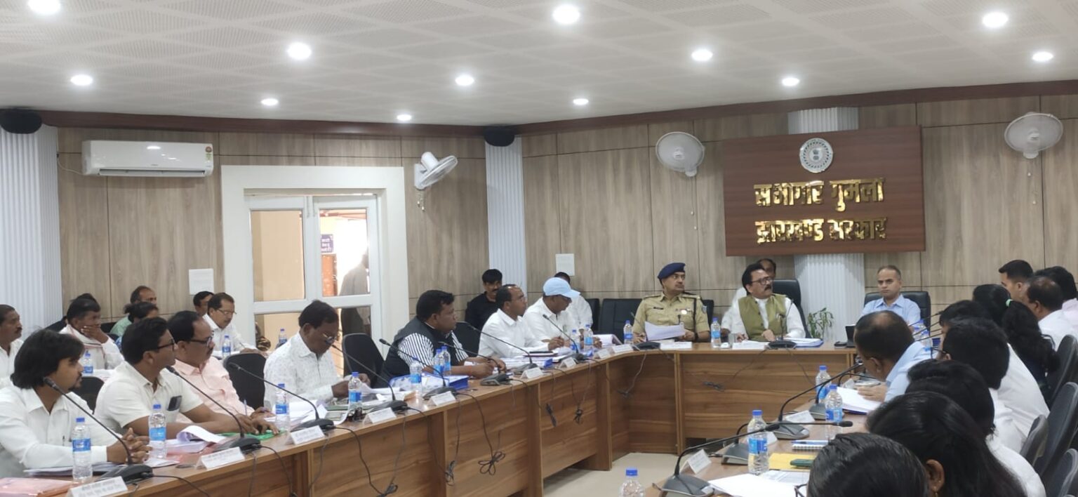 खराब हैंडपंप और मोटर को जल्द करें मरम्मत, गुमला जिला विकास समन्वय एवं अनुश्रवण समिति की बैठक में सांसद ने दिए कई निर्देश