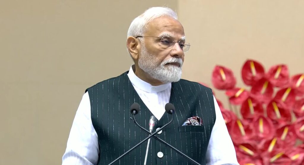 आज की नीतियां तय करेंगी एक हजार साल का भविष्य, सिविल सर्विस डे पर बोले पीएम मोदी