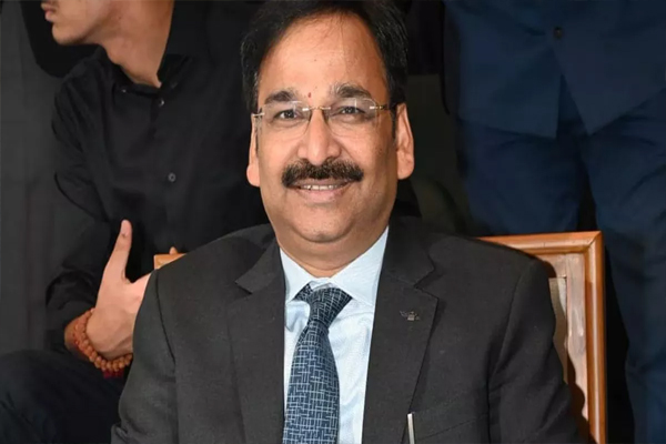 झारखंड एसीबी ने शराब घोटाले में सीएम हेमंत के पूर्व सचिव विनय चौबे को किया गिरफ्तार