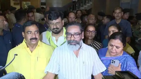 झारखंड में अब जिला स्तर पर होगी बालू घाटों की निलामी,राज्यकर्मियों का बढा महंगाई भत्ता, हेमंत सोरेन कैबिनेट का बड़ा फैसला