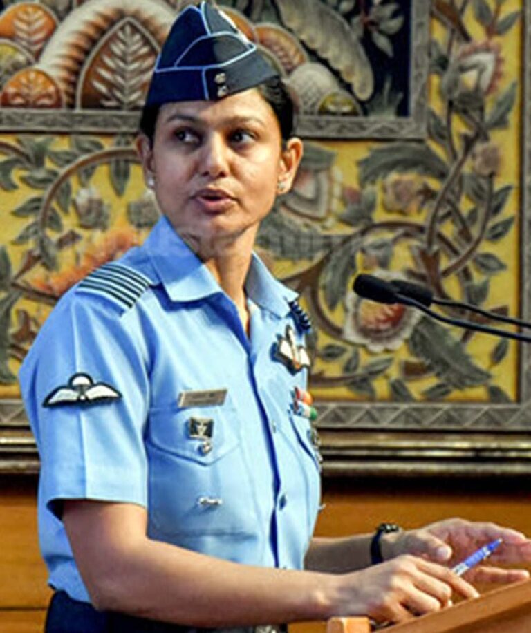 पाकिस्तान को धूल चटाने वाली अपनी बहु पर हरियाणा को नाज, भिवानी जिला के गांव बापोड़ा में ब्याही हैं व्योमिका सिंह
