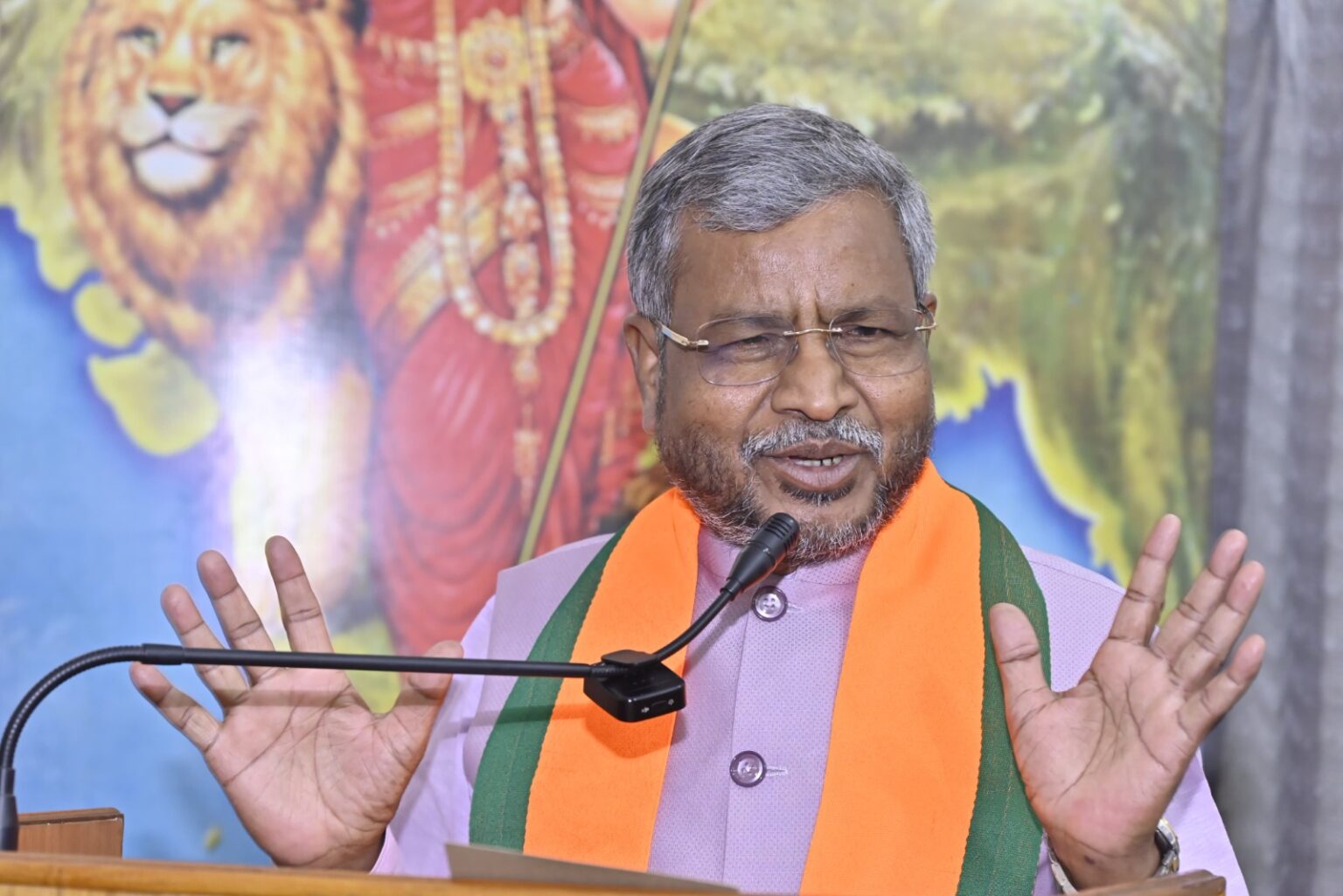 प्रशासन ने बिना किसी पूर्व सूचना के मोरहाबादी में हटाई दुकानें : बाबूलाल