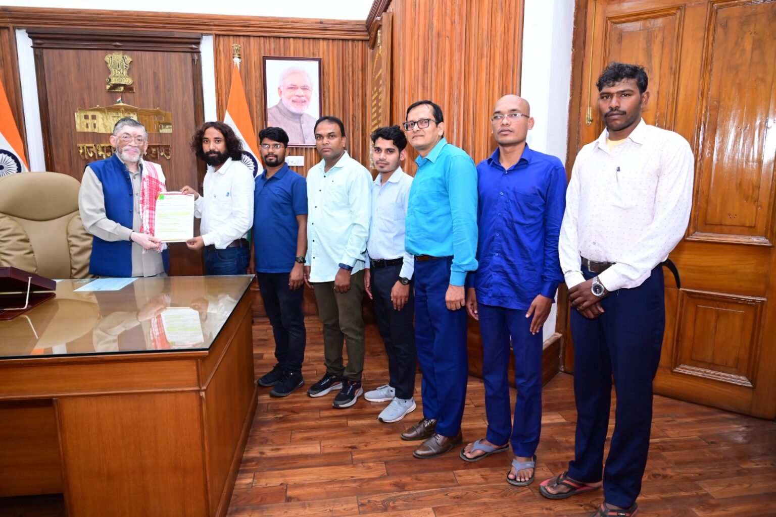 झारखंड लोकतांत्रिक क्रांतिकारी मोर्चा ने राज्यपाल को जेपीएससी परीक्षा में हुई धांधली का सौंपा साक्ष्य