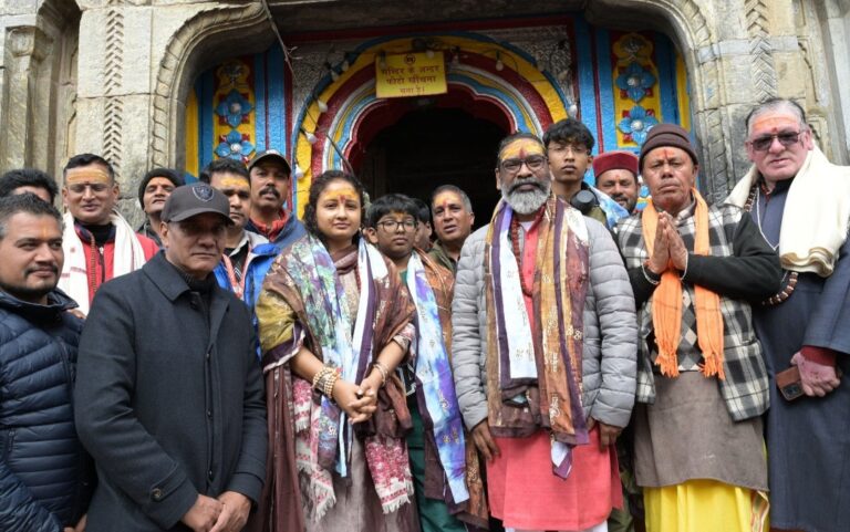 मुख्यमंत्री हेमंत सोरेन ने केदारनाथ में पत्नी संग की पूजा-अर्चना