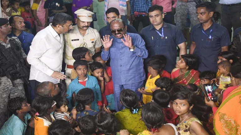 बंगाल में कट्टरपंथ और उग्रवाद गंभीर चुनौती, मुर्शिदाबाद दंगों पर गृह मंत्रालय को राज्यपाल ने सौंपी रिपोर्ट