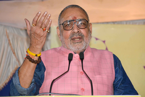 तेजस्वी को सीएम बनाने का लालू यादव का सपना मुंगेरीलाल की तरह ढह जाएगा : गिरिराज सिंह