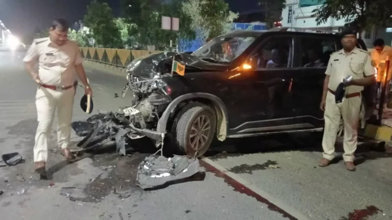 अटल पथ पर स्कॉर्पियो ने तीन पुलिसकर्मियों को रौंदा, महिला सिपाही की हुई मौत