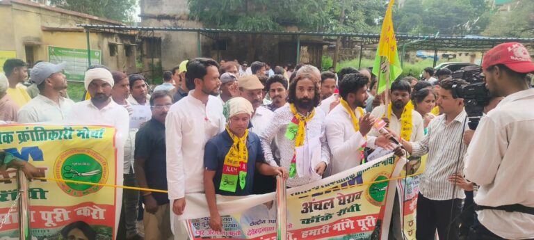 भ्रष्टाचार का जड़ बनता जा रहा कांके प्रखंड कार्यालय : देवेंद्रनाथ महतो