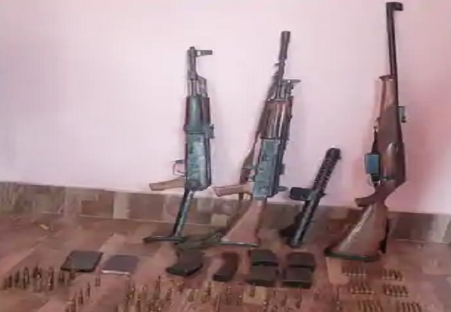 बिहार में निलंबित सिपाही सरोज सिंह के ठिकानों से हथियार का जखीरा और एक करोड़ से अधिक कैश बरामद