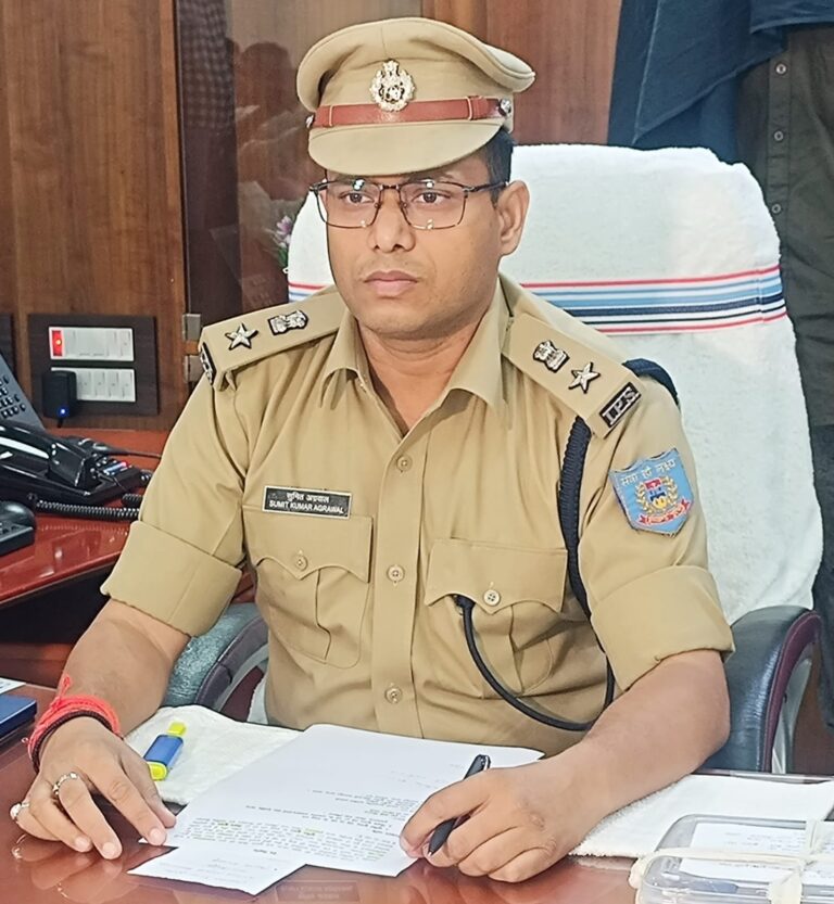 चतरा में दस करोड़ के ड्रग्स के साथ महिला तस्कर गिरफ्तार, घर से 23.60 लाख जब्त