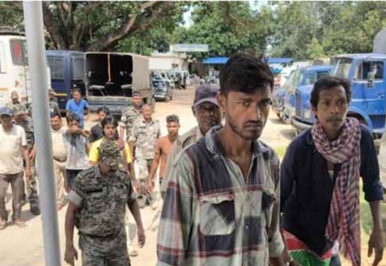 रांची के 25 थाना क्षेत्र में छापेमारी, 121 वारंटी गिरफ्तार