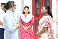 दिल्ली में गंगाराम अस्पताल में गुरुजी का हालचाल जानने राष्ट्रपति द्रौपदी मुर्मू पहुंची