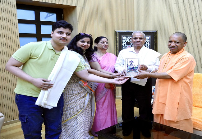 शुभांशु और 3 अन्य अंतरिक्ष यात्रियों के ISS पहुंचने पर जश्न, बहन बोलीं- हम बहुत खुश हैं