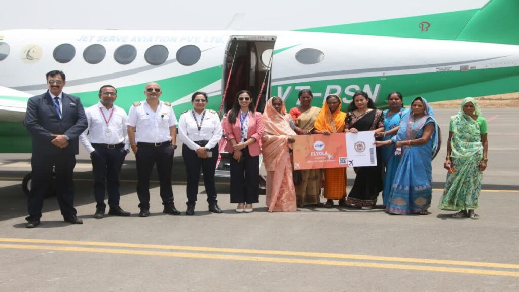 छह आदिवासी महिलाओं ने भरी सपनों की उड़ान, कहा-जीवन का सबसे खुशी का पल