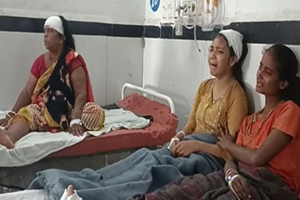 बागेश्वर धाम में विश्राम गृह की दीवार गिरी, एक श्रद्धालु की मौत